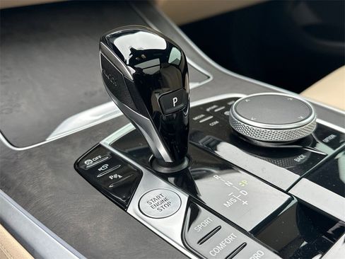 Used 2022 BMW X5 sDrive40i w/ Parking Assistance Package image 32