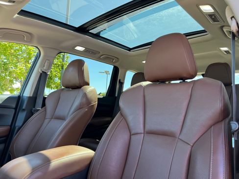 Used 2019 Subaru Ascent Touring AWD/4WD image 14