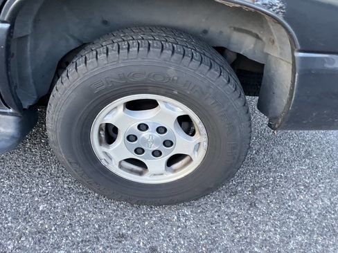 Used 2005 Chevrolet Tahoe LS image 10