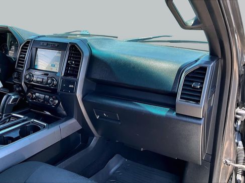 Used 2018 Ford F150 XLT w/ Equipment Group 302A Luxury AWD/4WD image 19