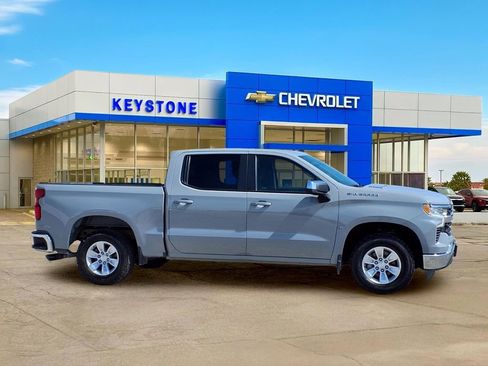 Used 2024 Chevrolet Silverado 1500 LT RWD image 8