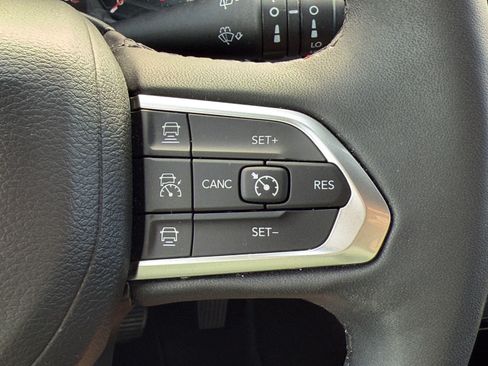 Used 2025 Jeep Compass Limited AWD/4WD image 19
