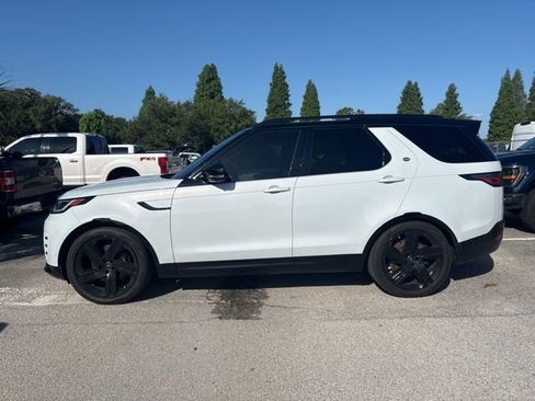Used 2023 Land Rover Discovery Metropolitan Edition AWD/4WD image 8
