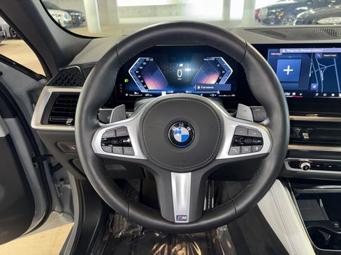 Certified 2025 BMW X6 xDrive40i image 21