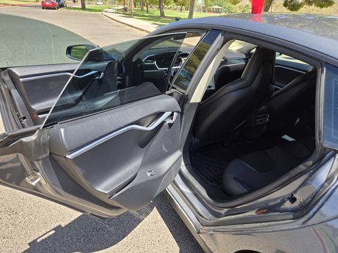Used 2013 Tesla Model S image 12
