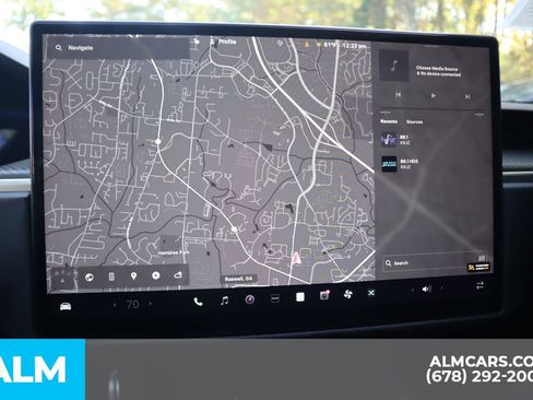 Used 2021 Tesla Model S Plaid image 32