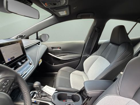 Certified 2025 Toyota Corolla XSE FWD image 15