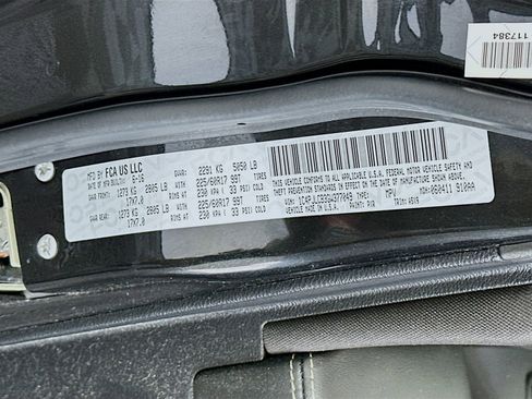 Used 2016 Jeep Cherokee Latitude w/ Comfort & Sound Group FWD image 29