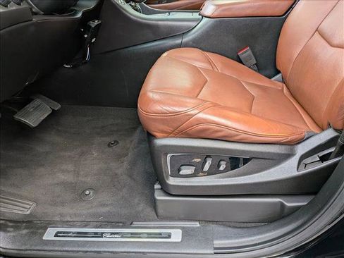 Used 2017 Cadillac Escalade ESV Luxury image 15