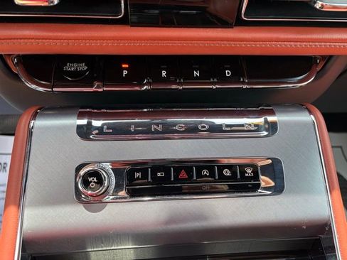 Used 2025 Lincoln Aviator Reserve w/ Luxury Package AWD/4WD image 20
