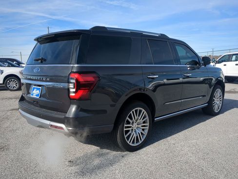Certified 2023 Ford Expedition Limited image 3