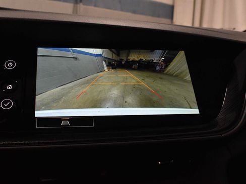 Used 2023 Buick Envision Essence FWD image 16