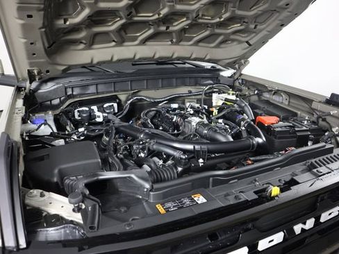 New 2025 Ford Bronco Outer Banks w/ Sasquatch Package image 14