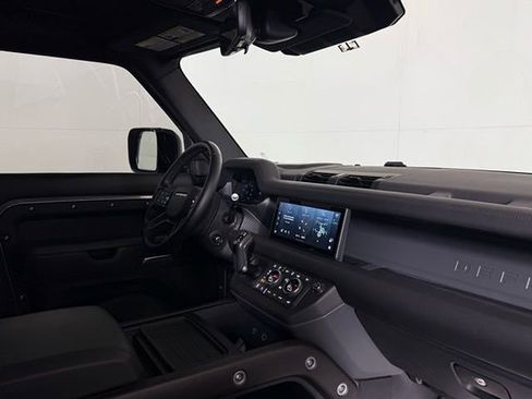 Used 2020 Land Rover Defender 110 X image 21