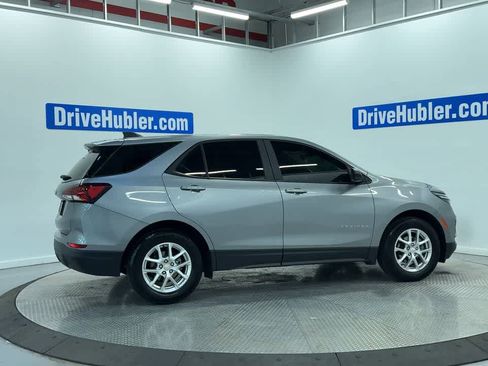Used 2023 Chevrolet Equinox LS image 3