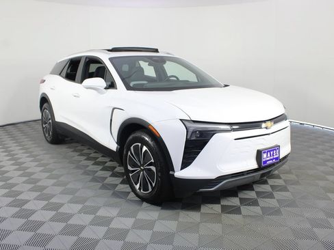 Used 2024 Chevrolet Blazer EV LT AWD/4WD image 27