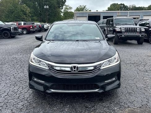 Used 2017 Honda Accord Sport image 2