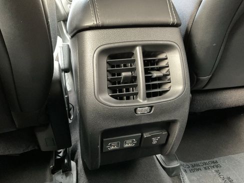 Used 2022 Jeep Cherokee Limited image 30