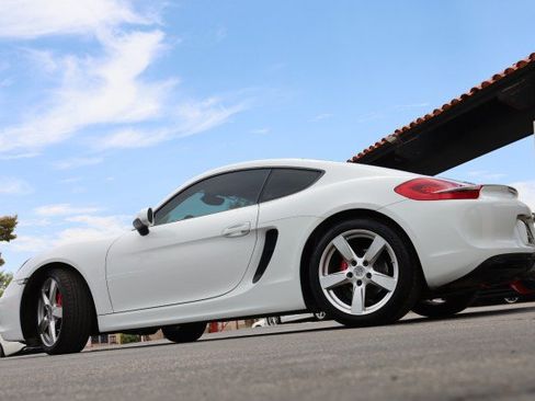 Used 2016 Porsche Cayman RWD image 17