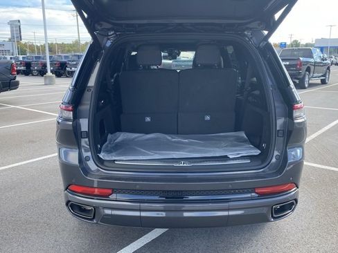 New 2025 Jeep Grand Cherokee L Summit image 7