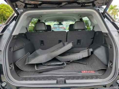 Used 2022 GMC Terrain SLT w/ Elevation Edition image 6