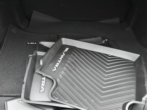 Certified 2025 Hyundai Elantra Sport image 10