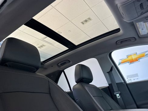 Used 2021 Chevrolet Equinox Premier FWD image 21