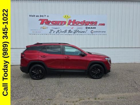 Used 2024 GMC Terrain SLE w/ Driver Convenience Package AWD/4WD image 1