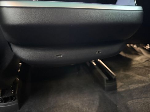 Used 2022 Tesla Model S image 28