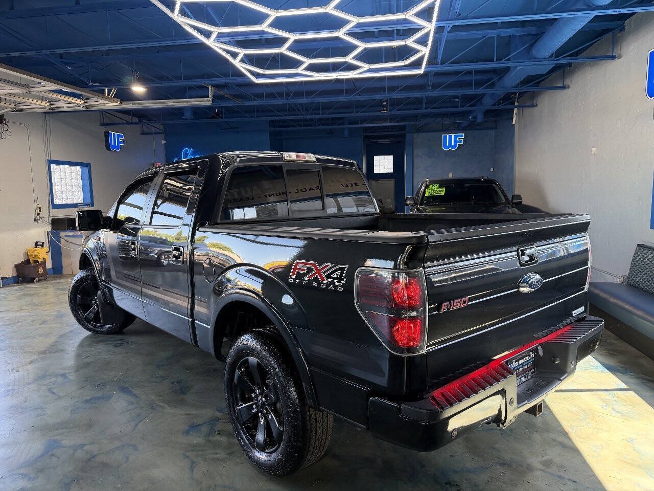 Used 2014 Ford F150 FX4 w/ Equipment Group 402A Luxury AWD/4WD image 3