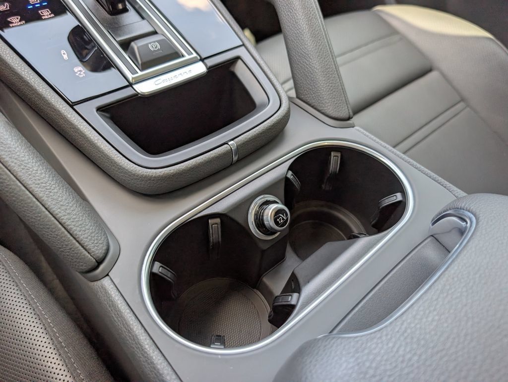 Certified 2022 Porsche Cayenne Coupe AWD/4WD image 19