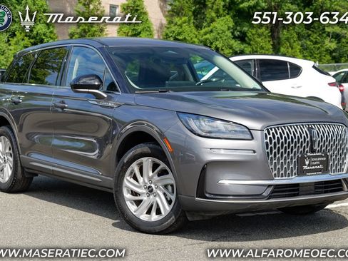 Used 2023 Lincoln Corsair AWD image 1