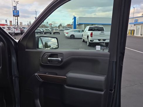 Used 2019 Chevrolet Silverado 1500 RST image 16