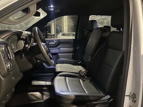 Used 2024 GMC Sierra 3500 Pro w/ Convenience Package image 7