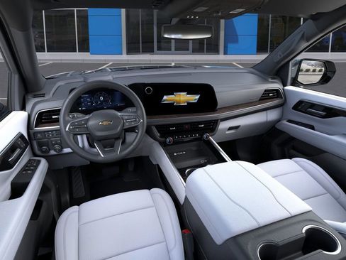 New 2025 Chevrolet Suburban Premier image 15