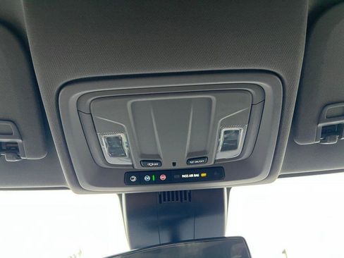 Used 2024 GMC Sierra 1500 Elevation image 34