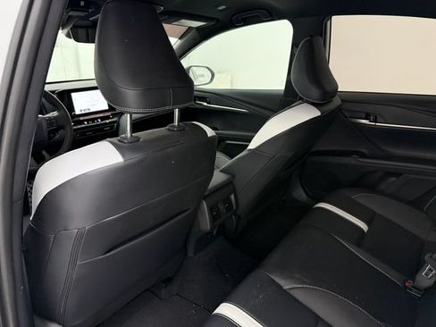 Used 2026 Toyota Camry SE w/ Convenience Package FWD image 31