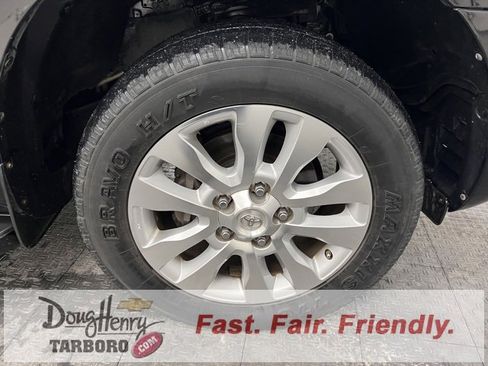 Used 2011 Toyota Sequoia Platinum image 21