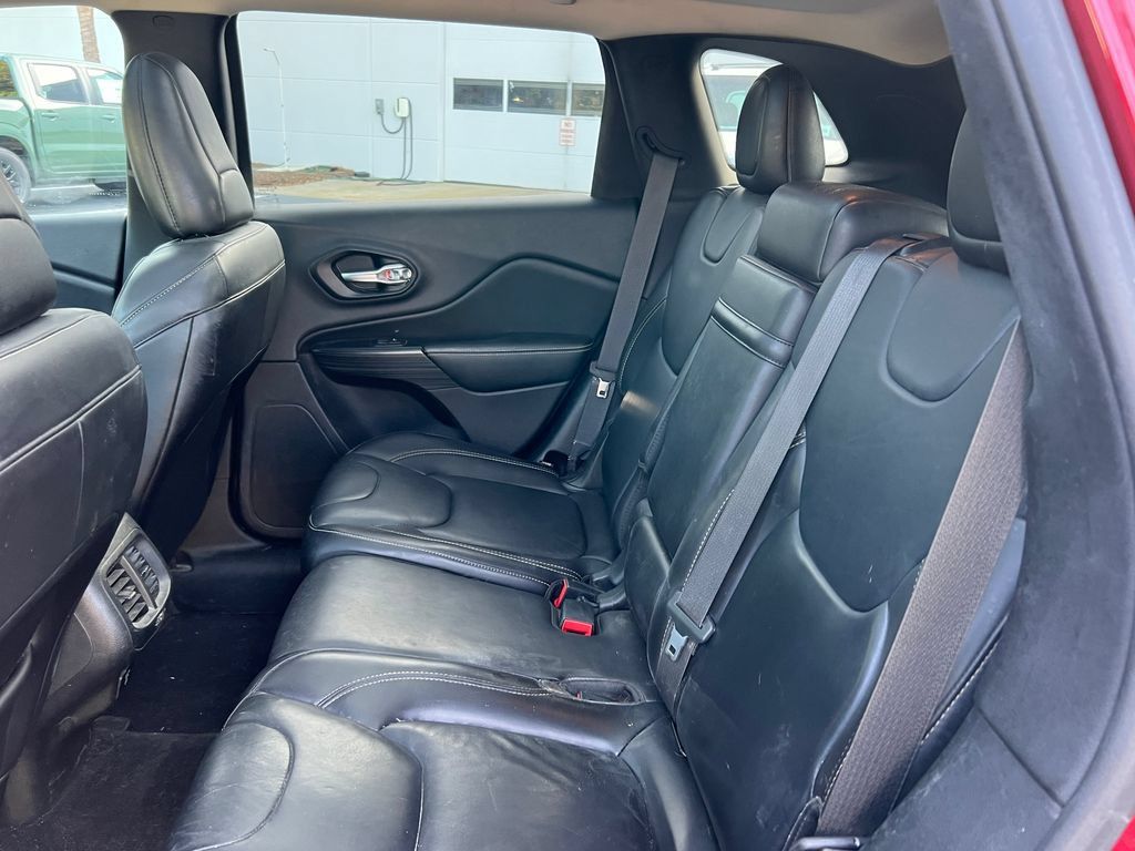 Used 2015 Jeep Cherokee Limited AWD/4WD image 12