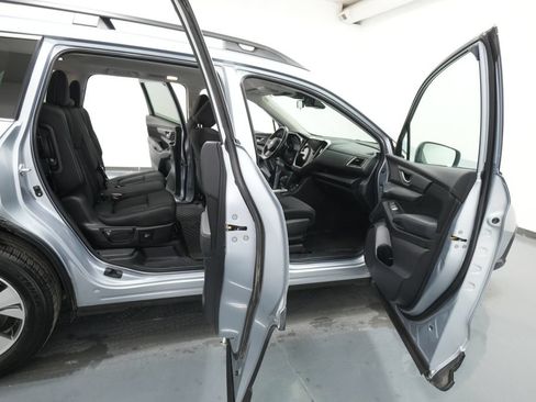 Used 2023 Subaru Ascent Premium AWD/4WD image 29