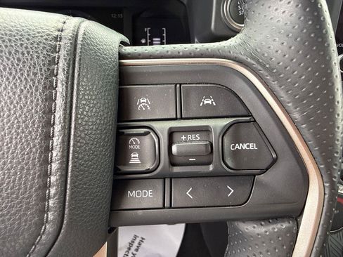 Certified 2025 Toyota 4Runner SR5 AWD/4WD image 16