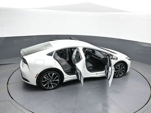 Used 2024 Toyota Prius Prime FWD image 44