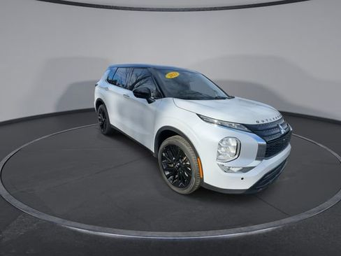 Used 2023 Mitsubishi Outlander SEL image 4