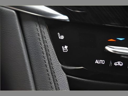 Used 2020 Cadillac XT6 Premium Luxury AWD/4WD image 38