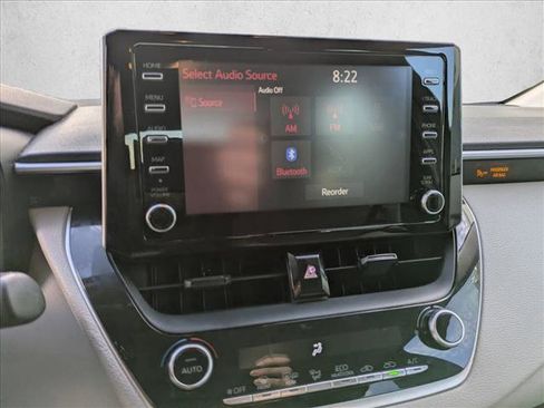 Used 2020 Toyota Corolla LE image 13