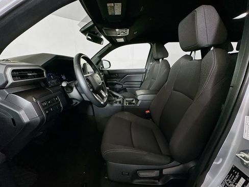 Used 2025 Toyota 4Runner SR5 AWD/4WD image 12