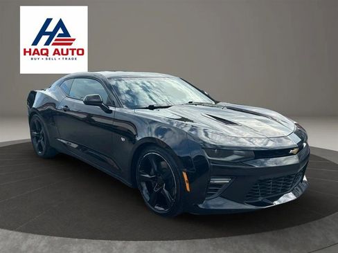 Used 2017 Chevrolet Camaro SS RWD image 3
