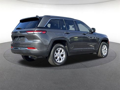 Used 2022 Jeep Grand Cherokee Limited image 5
