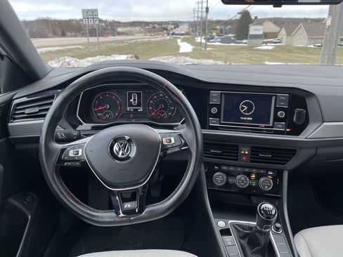 Used 2020 Volkswagen Jetta R-Line w/ R-Line Cold Weather Package image 16