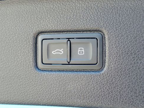 Used 2023 Audi Q7 3.0T Premium w/ Convenience Package image 10